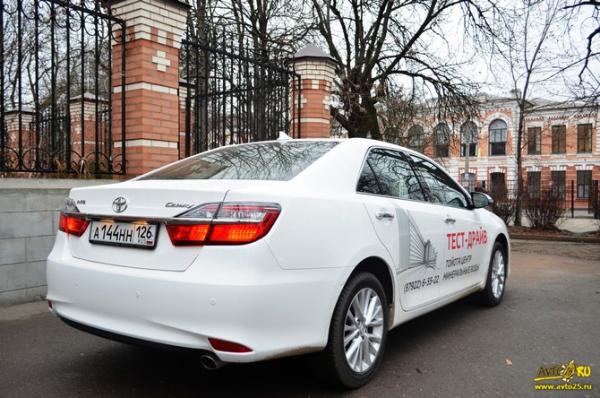 Модернизация лидера: тест-драйв Toyota Camry 2015